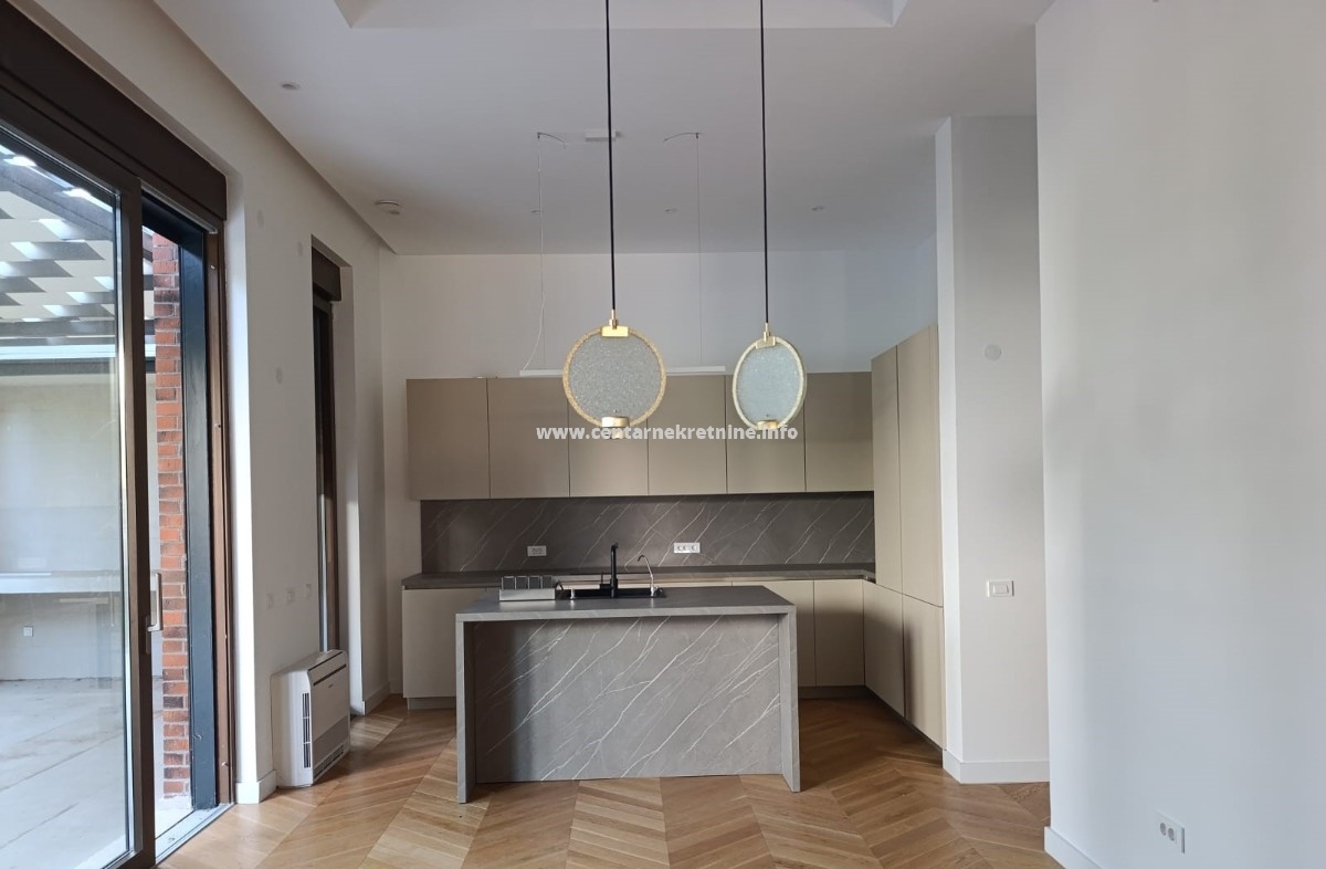 Izdavanje, lux trosoban stan 149m2, Gorica C, Podgorica